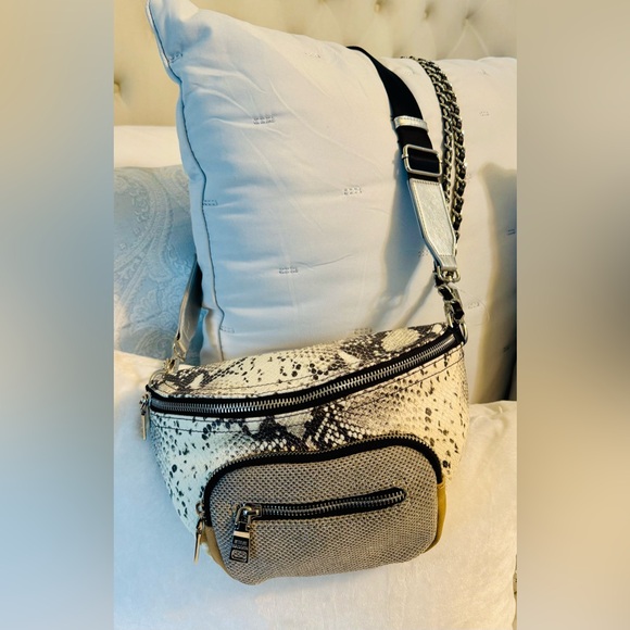 Steve Madden Handbags - Steve Madden Snake Print Shoulder / Belt Bag in Black and Cream NWOT